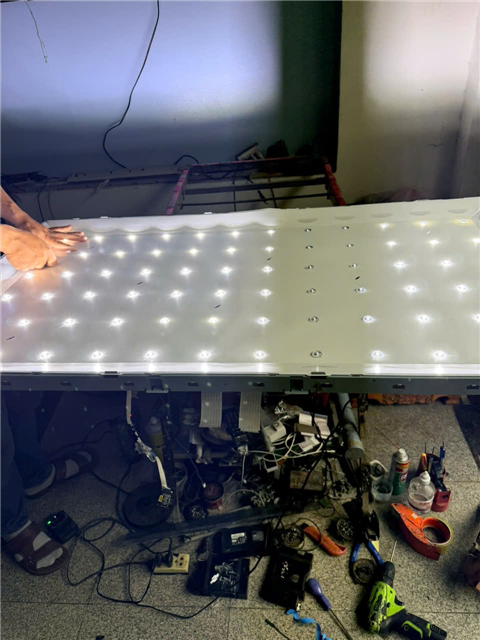 Thay Đèn LED Tivi Samsung 75 Inch, 85 Inch, 98 Inch Giá Bao Nhiêu?